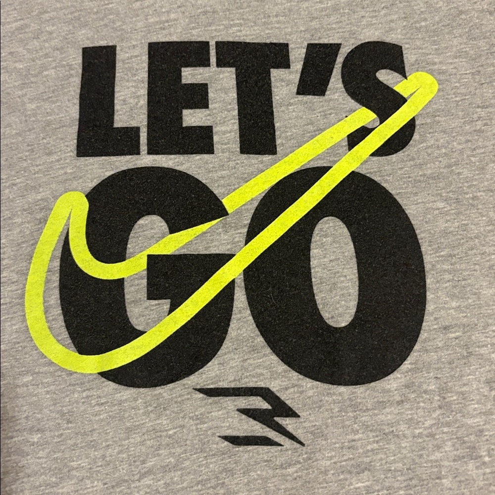 Boys Nike tee - Picture 2 of 3